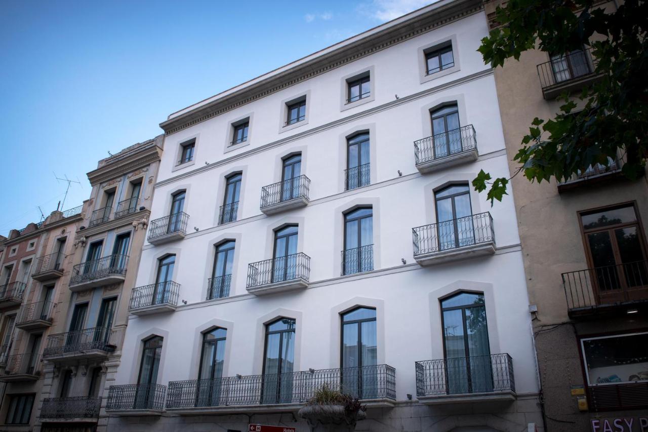 Nc Apartments Rambla 32 Фигерас Экстерьер фото
